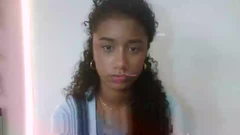 Snapshot of sophiacastro19 chatting on February 6, 9:51 pm Sophia online show from February 6, 9:51 pm