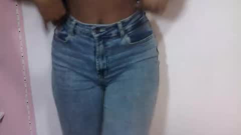 Snapshot of sophiacastro19 chatting on February 12, 10:27 pm Sophia online show from February 12, 10:27 pm