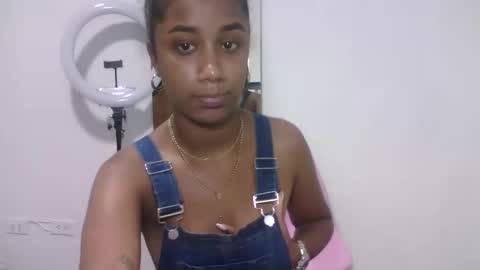 Snapshot of sophiacastro19 chatting on February 13, 7:54 pm Sophia online show from February 13, 7:54 pm