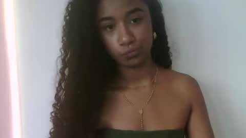 Snapshot of sophiacastro19 chatting on February 23, 7:44 pm Sophia online show from February 23, 7:44 pm