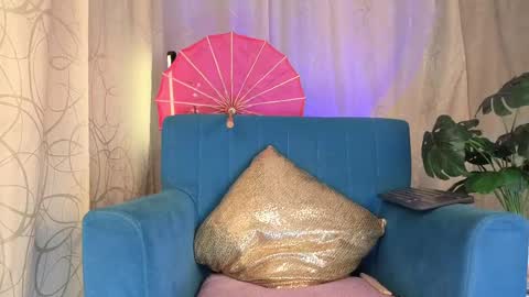 Snapshot of sophiadumont chatting on May 8, 10:09 am Sophia online show from May 8, 10:09 am
