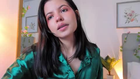 Sophia Howland online show from February 6, 9:29 pm