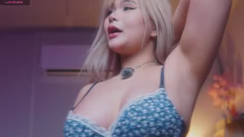 Snapshot of sophialaxx chatting on June 18, 10:47 pm Sophia online show from June 18, 10:47 pm