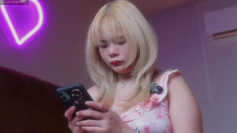 Snapshot of sophialaxx chatting on June 28, 8:48 pm Sophia online show from June 28, 8:48 pm