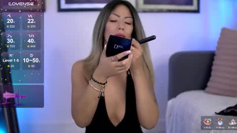 Sophie online show from March 30, 3:18 am