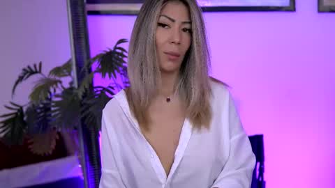 Snapshot of sophiapotts chatting on May 27, 1:35 am Sophie online show from May 27, 1:35 am