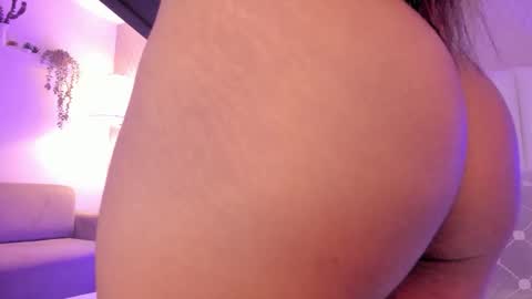 SophiaSmiths online show from September 16, 9:38 pm