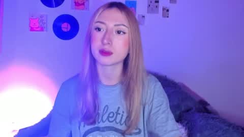 Sophie online show from April 8, 7:41 am