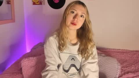 Sophie online show from April 18, 7:34 am