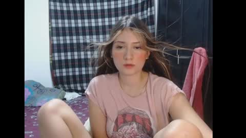 Snapshot of sophie_cutexx chatting on January 21, 12:04 am sophie online show from January 21, 12:04 am