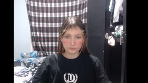 Snapshot of sophie_cutexx chatting on September 21, 7:48 pm sophie online show from September 21, 7:48 pm