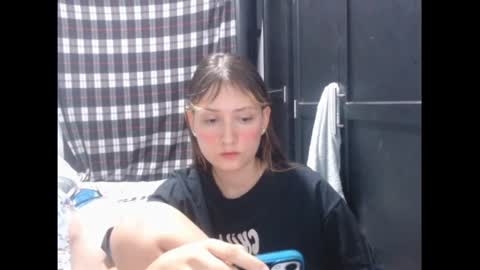 Snapshot of sophie_cutexx chatting on October 12, 11:26 pm sophie online show from October 12, 11:26 pm