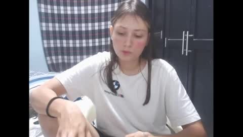 Snapshot of sophie_cutexx chatting on October 14, 6:36 am sophie online show from October 14, 6:36 am