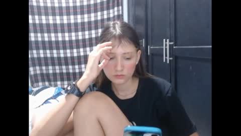 Snapshot of sophie_cutexx chatting on October 20, 12:11 am sophie online show from October 20, 12:11 am