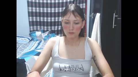 Snapshot of sophie_cutexx chatting on November 3, 2:46 am sophie online show from November 3, 2:46 am