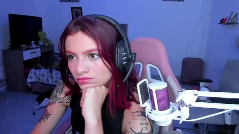 Snapshot of sophie_dolly_ chatting on May 15, 3:46 am sophie doll online show from May 15, 3:46 am