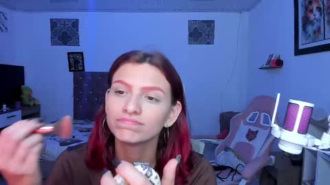 Snapshot of sophie_dolly_ chatting on June 2, 4:14 am sophie doll online show from June 2, 4:14 am