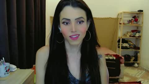 Sophie Fantasys online show from February 5, 3:38 pm