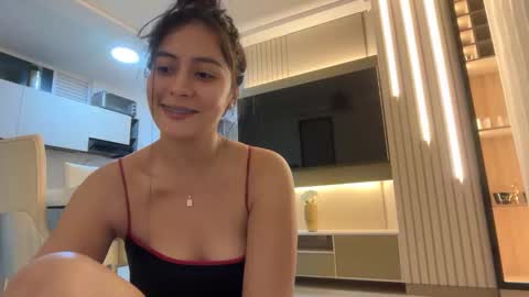 Snapshot of sophie_foxxx chatting on April 19, 1:49 am Sophie online show from April 19, 1:49 am