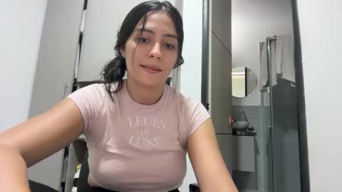 Snapshot of sophie_foxxx chatting on May 23, 6:23 pm Sophie online show from May 23, 6:23 pm
