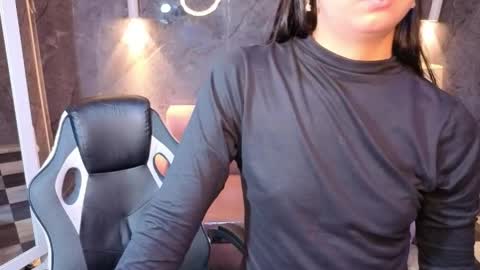 sophie_jones_b online show from April 10, 12:21 pm