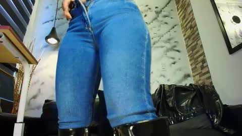 Snapshot of sophie_littles chatting on October 17, 1:03 pm Sophie online show from October 17, 1:03 pm