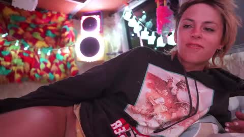 Snapshot of sophie_lovely chatting on February 28, 5:26 am derpy derpington online show from February 28, 5:26 am