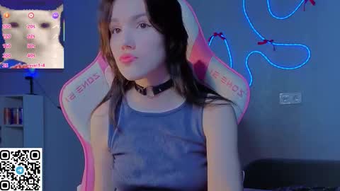 sophie_nomenal_ online show from February 7, 11:58 am