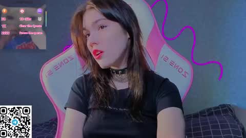 Snapshot of sophie_nomenal_ chatting on April 22, 3:13 pm sophie_nomenal_ online show from April 22, 3:13 pm
