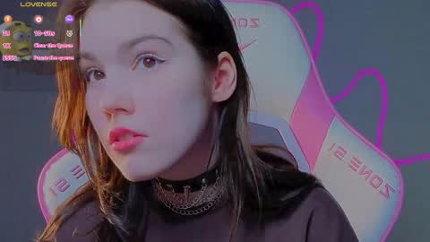 Snapshot of sophie_nomenal_ chatting on May 12, 1:36 am sophie_nomenal_ online show from May 12, 1:36 am