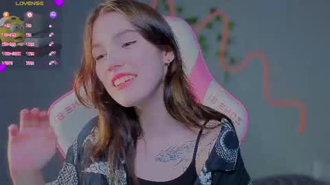 Snapshot of sophie_nomenal_ chatting on August 2, 12:03 pm sophie_nomenal_ online show from August 2, 12:03 pm