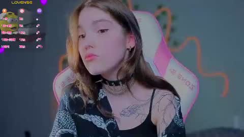 Snapshot of sophie_nomenal_ chatting on August 3, 6:11 pm sophie_nomenal_ online show from August 3, 6:11 pm