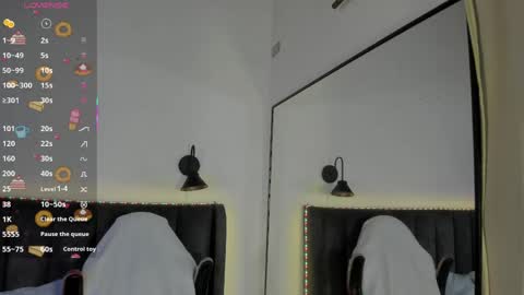 sophie_smith19 online show from April 18, 1:37 pm