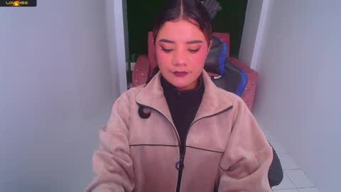 Snapshot of sophie_t_ chatting on January 17, 2:39 am Sofia online show from January 17, 2:39 am