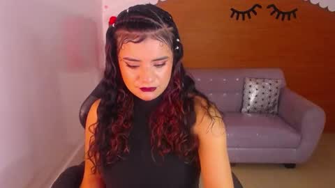 Snapshot of sophie_t_ chatting on February 1, 10:23 pm Sofia online show from February 1, 10:23 pm