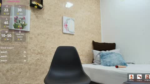 SOPHIE TYLER online show from April 7, 1:55 pm