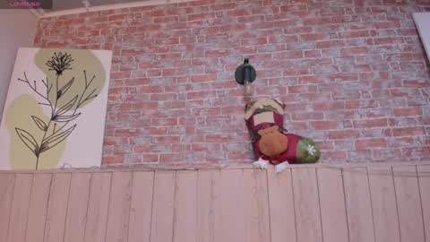 Sophie online show from December 11, 3:37 pm