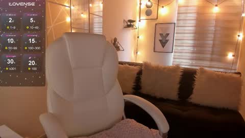 Sophie  online show from February 13, 1:51 pm