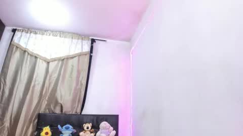 sophiee_grey online show from May 1, 1:32 am