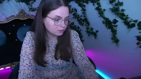 sophieedreams online show from October 8, 1:53 pm