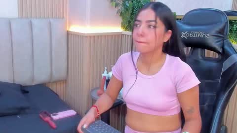 Sofa  online show from February 7, 7:06 pm