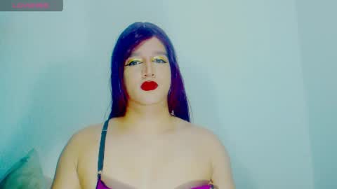 sophiehillsxo online show from May 7, 3:23 am