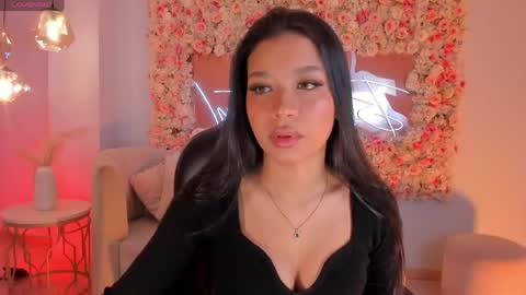Snapshot of sophiehouston_ chatting on May 6, 3:24 am Sophie Houston online show from May 6, 3:24 am