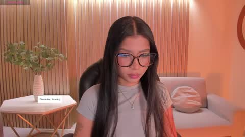 Snapshot of sophiehouston_ chatting on June 8, 4:57 am Sophie Houston online show from June 8, 4:57 am