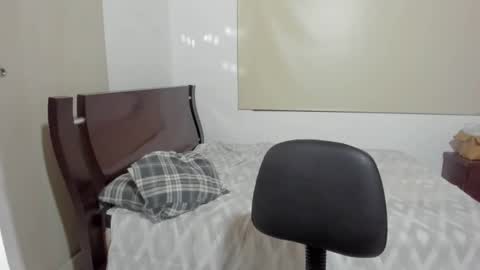 Snapshot of sophielatina chatting on January 18, 12:58 am Sophia online show from January 18, 12:58 am