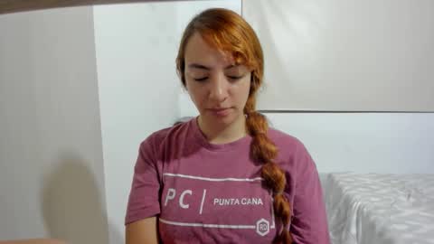 Snapshot of sophielatina chatting on April 16, 1:28 am Sophia online show from April 16, 1:28 am