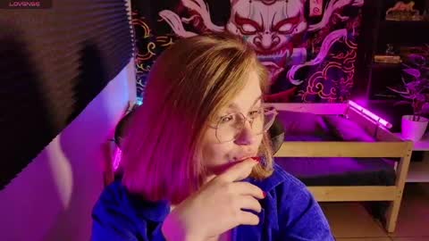 Snapshot of sophiemure chatting on April 21, 8:44 pm Sophie online show from April 21, 8:44 pm