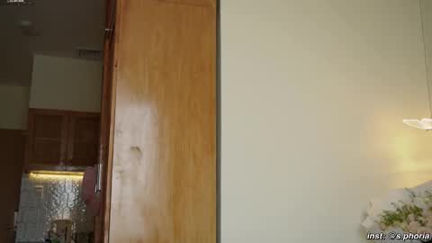 Sophie  Next stream  3 online show from March 27, 8:20 am