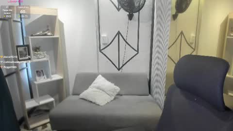 Snapshot of sophiewatson_ chatting on June 27, 1:17 pm sophiewatson_ online show from June 27, 1:17 pm