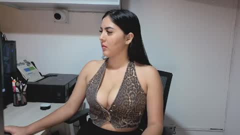 Snapshot of sophiie_blakee chatting on April 15, 12:06 am Sophiee online show from April 15, 12:06 am